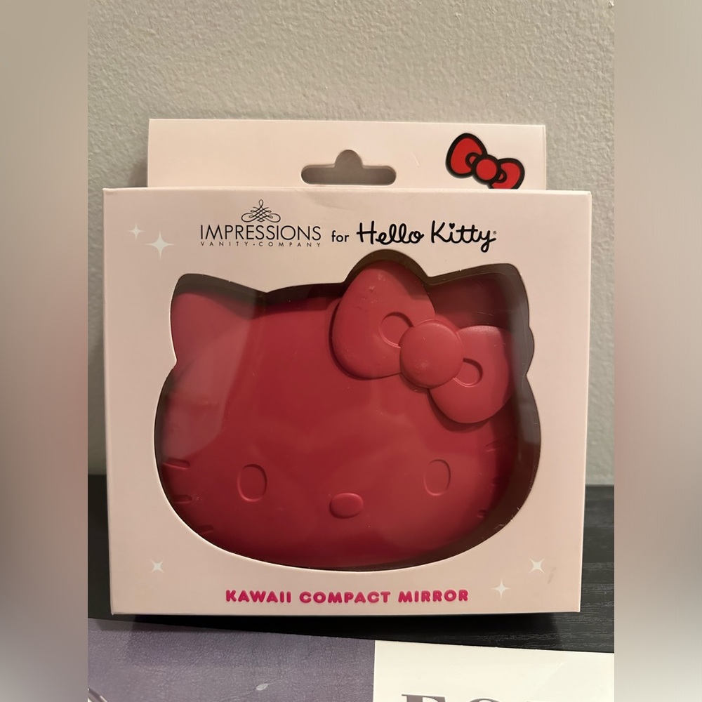 Hello Kitty Impression Compact Mirror - image 1
